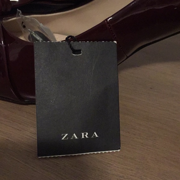 Zara Faux Patent Court Shoes with Bow - Picture 8 of 8
